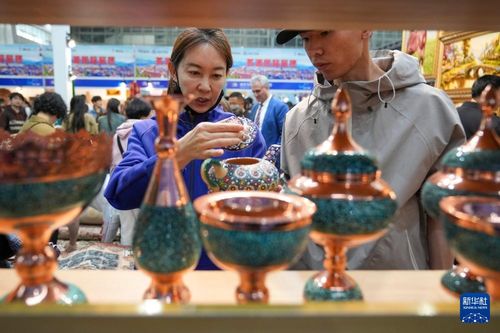 新华全媒 丨多国工艺品 扮靓 中俄博览会